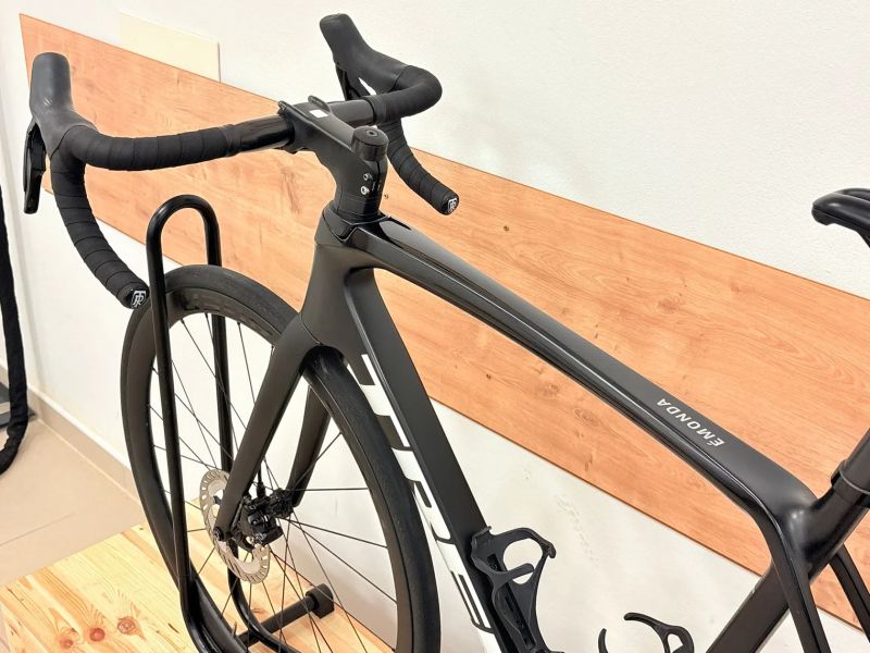 Trek Emonda sl6 pro Di2 karbonová kola
