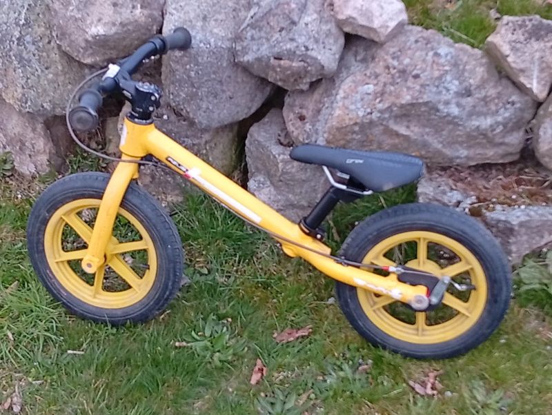 Odrážedlo Azub Leftik