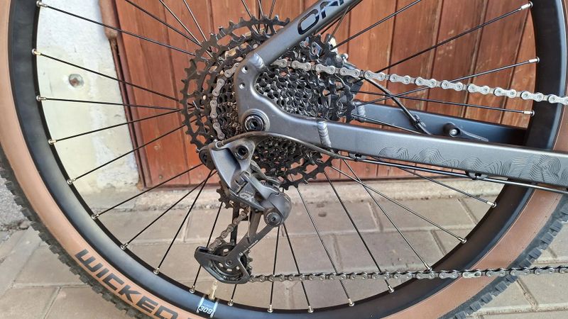 Crussis One-Largo 10.10 (900 Wh) 2025 