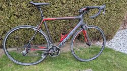 Silniční kolo FELT 