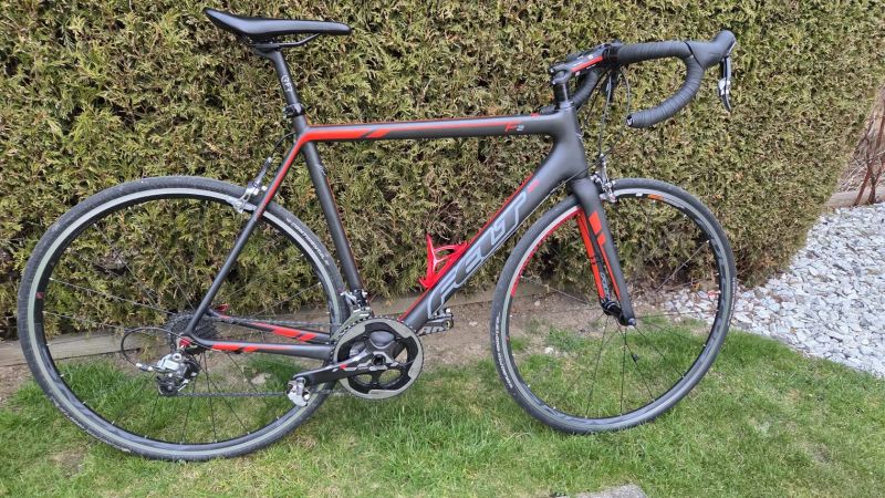 Silniční kolo FELT 