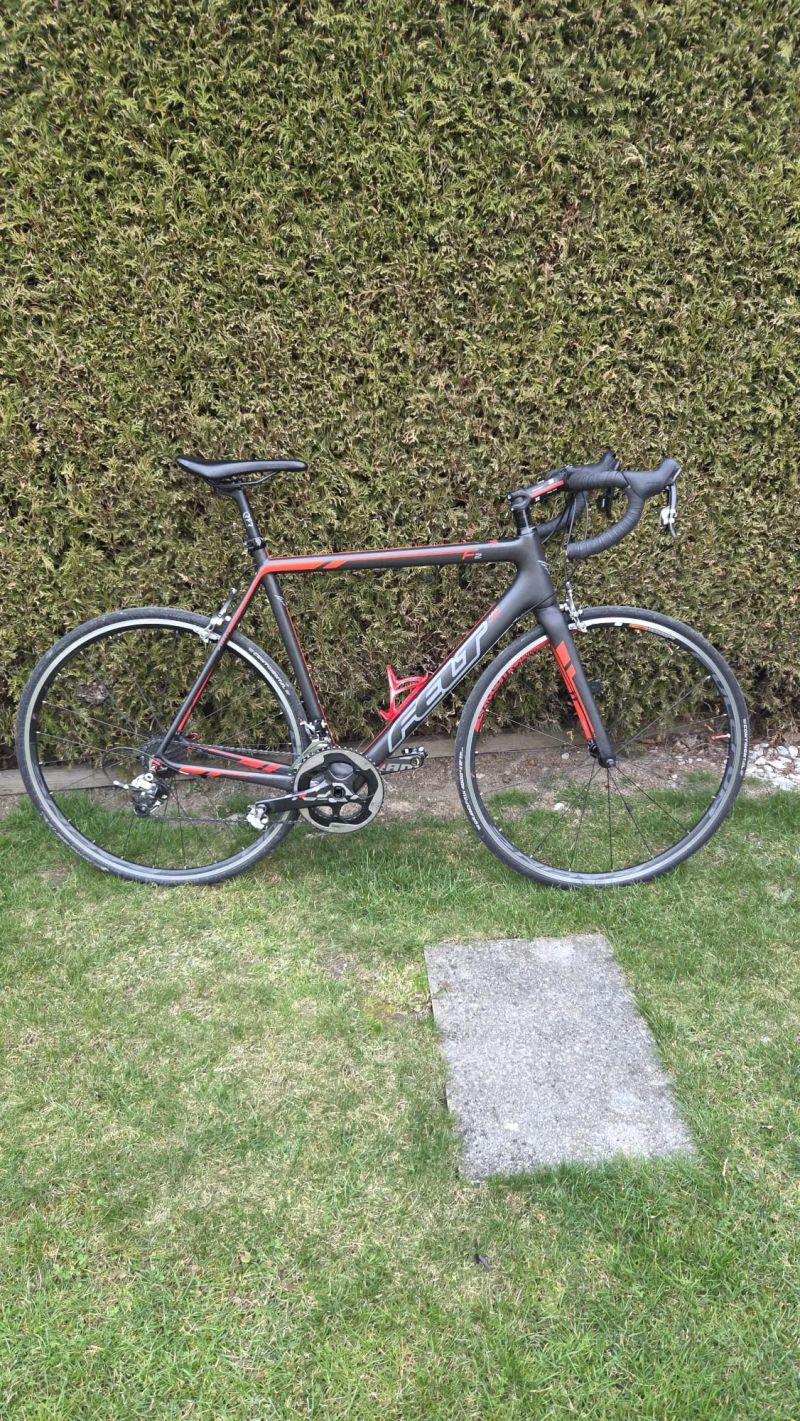 Silniční kolo FELT 