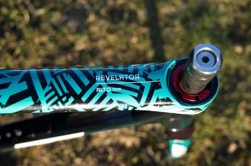 KTM Revelator Alto team vel.57