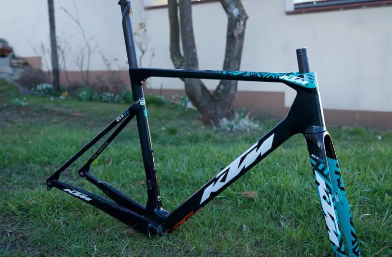 KTM Revelator Alto team vel.57