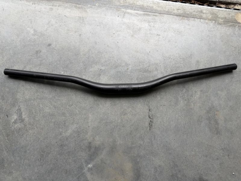 Karbonová Řídítka SANTA CRUZ 35 mm 770 mm rise 35 mm