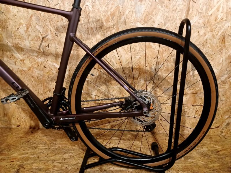 Cube gravel NUROAD RACE rubyred gloss, 2025, velikost L 