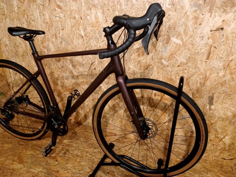 Cube gravel NUROAD RACE rubyred gloss, 2025, velikost L 