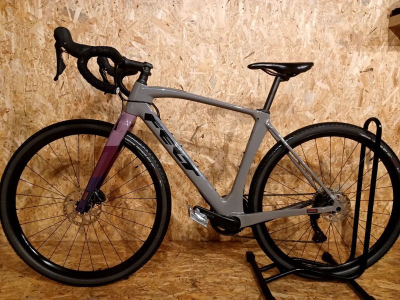 Gravel FELT BREED Advanced GRX 610, velikost M 