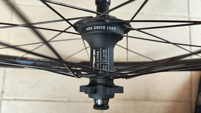 prodám zadní boost zapletené kolo Spank Spike Race 33 - 27,5"