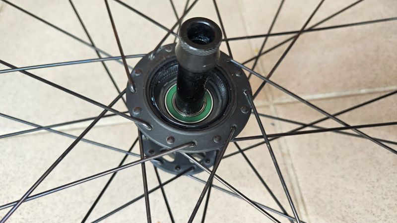 prodám zadní boost zapletené kolo Spank Spike Race 33 - 27,5"