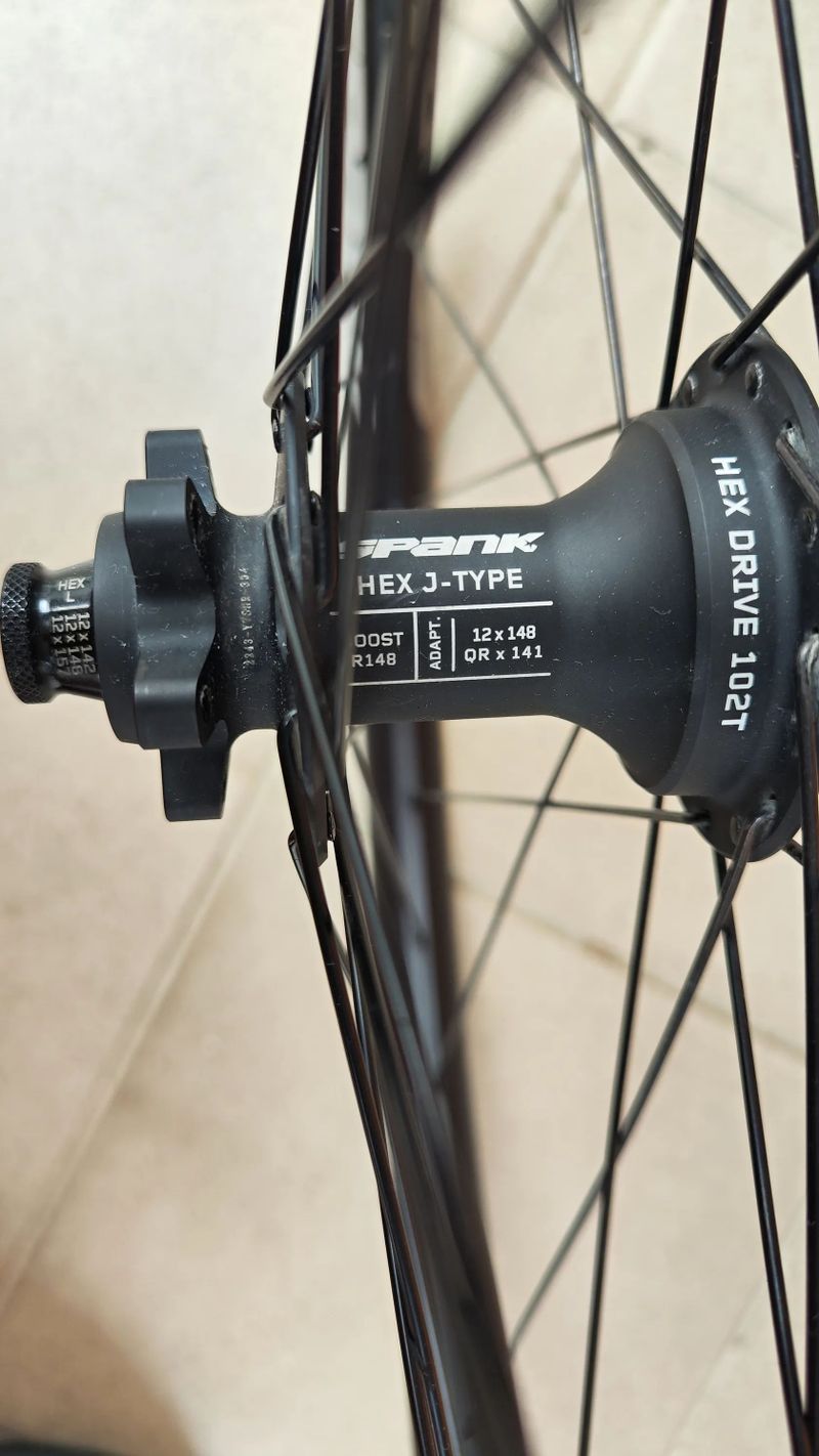 prodám zadní boost zapletené kolo Spank Spike Race 33 - 27,5"