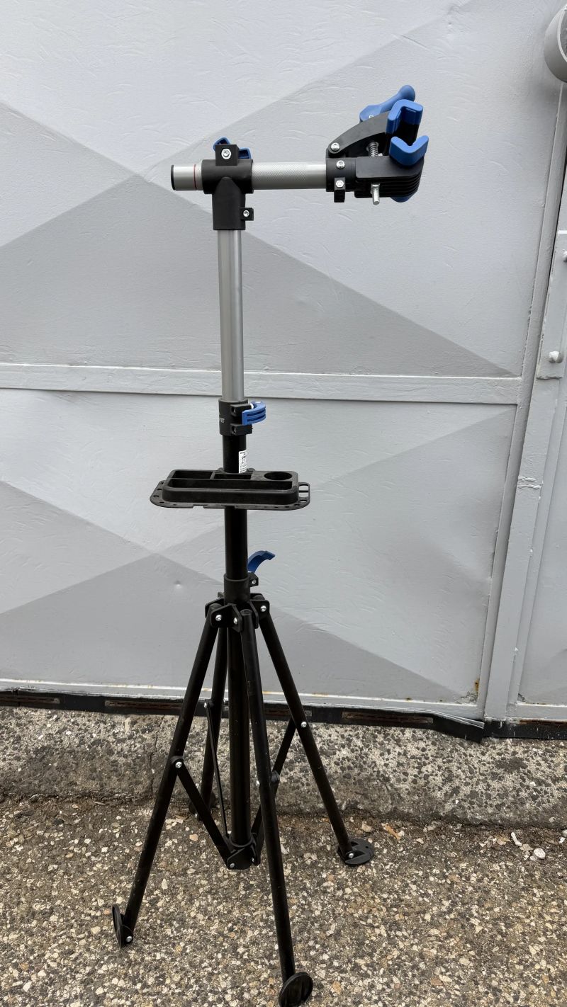 Montážní stojan - crivit