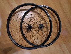 NOVÉ nejeté karbonové kola DT Swiss XRC 1900 s náboji Dt 350 / ořech XD / 6děr / boost / 1580g /29er