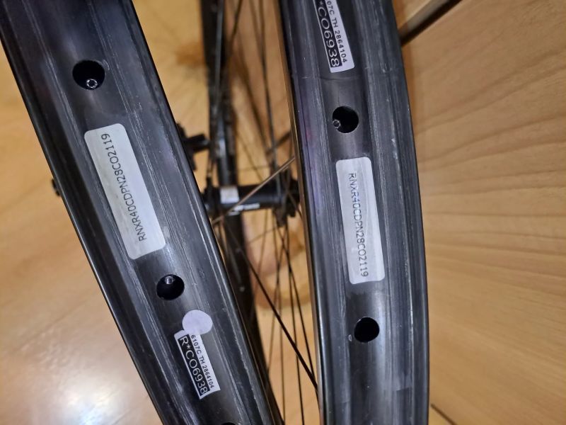 NOVÉ nejeté karbonové kola DT Swiss XRC 1900 s náboji Dt 350 / ořech XD / 6děr / boost / 1580g /29er