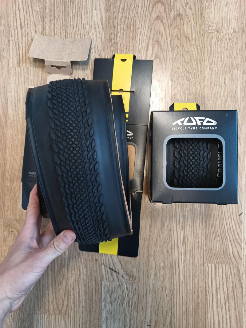 2x TUFO Gravel Thundero HD 44 mm (černá-černá)