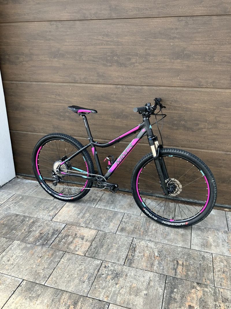 MMR Akira, rám 15", kola 27,5"