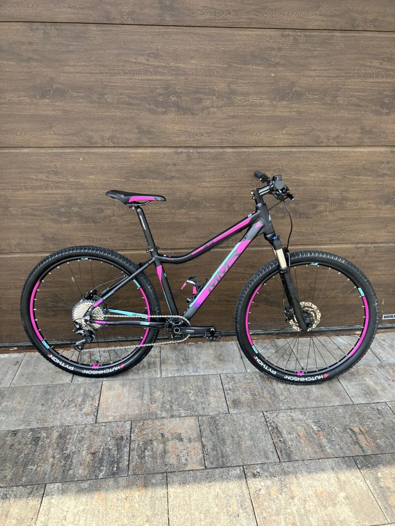 MMR Akira, rám 15", kola 27,5"