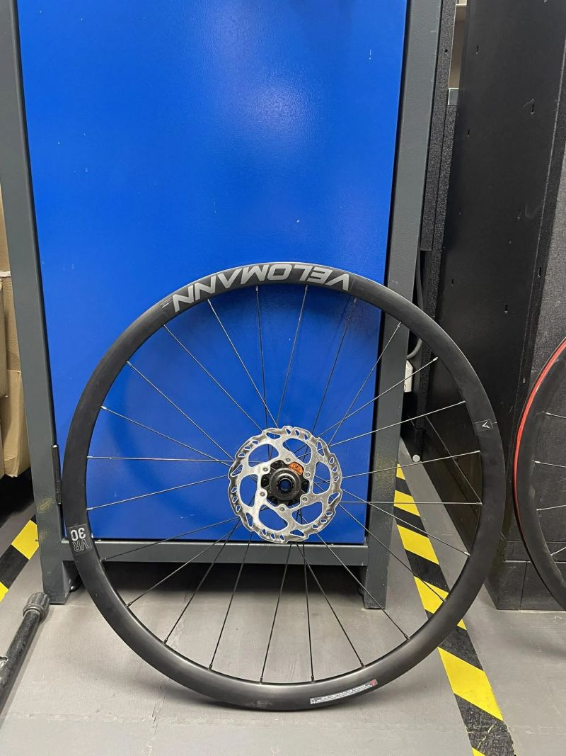 Silniční zapletená kola Velomann 