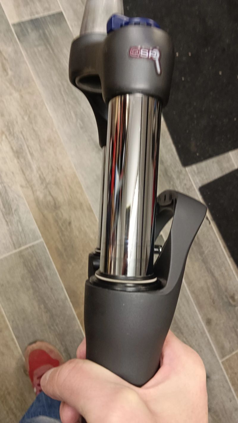 Vidlice 100mm Boost Fox RockShox SANTOUR 