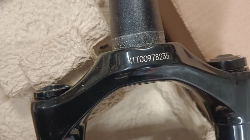 Vidlice 100mm Boost Fox RockShox SANTOUR 