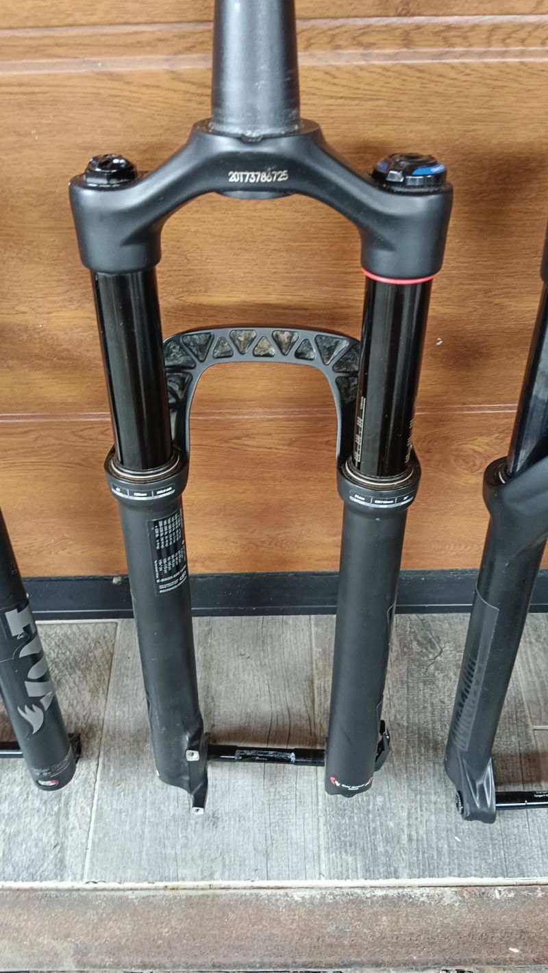 vidlice 120mm Boost Fox DTswiss RockSchox 