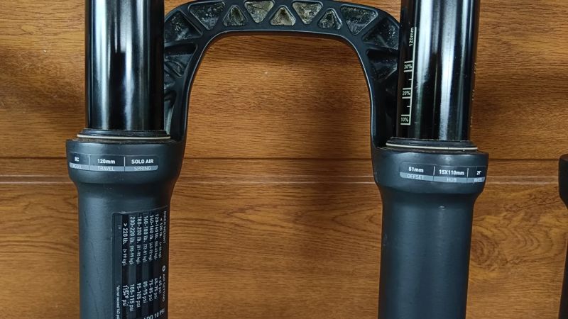 vidlice 120mm Boost Fox DTswiss RockSchox 