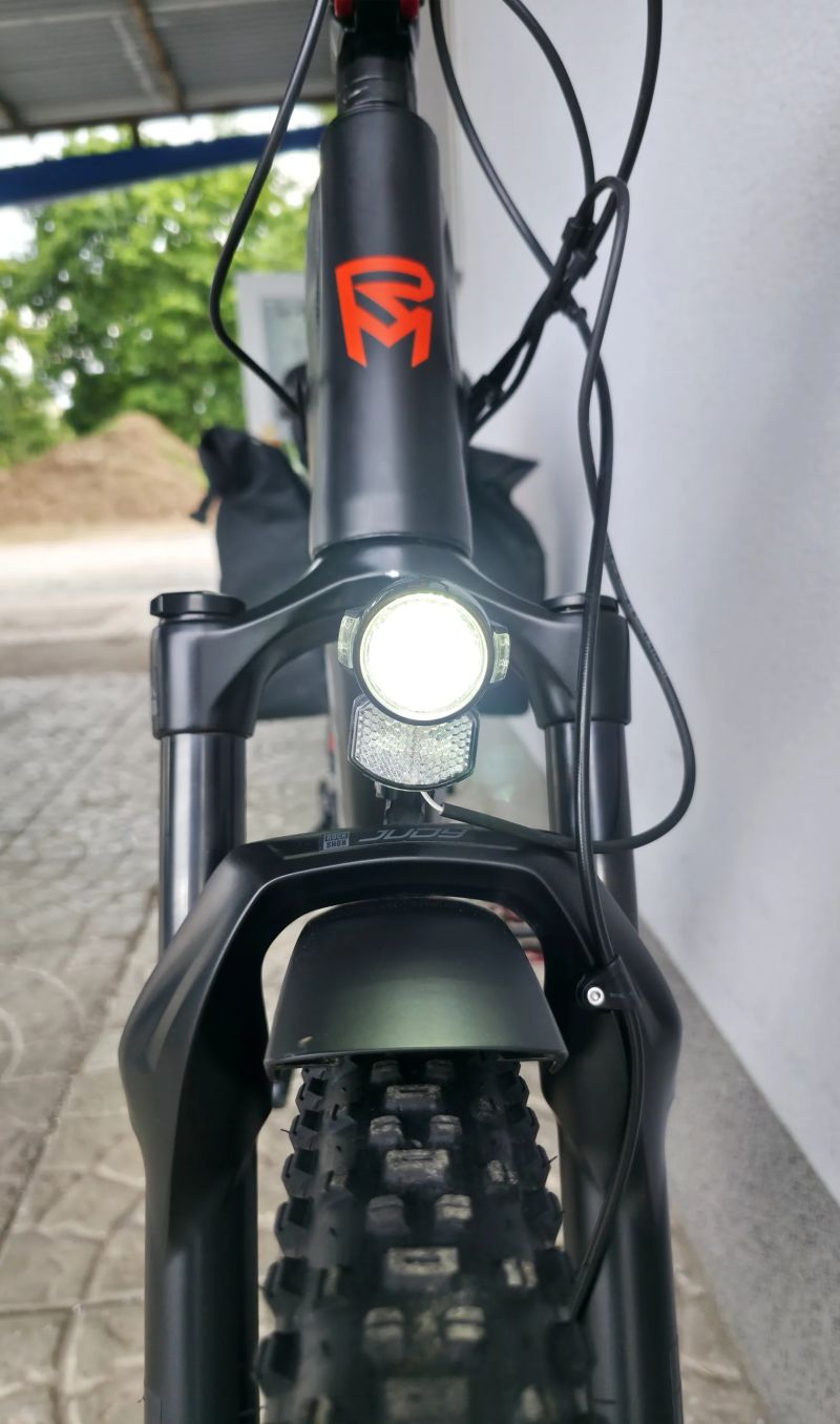 Elektrokolo Rock Machine Storm INT e90‑29" Touring 2022 500Wh – velikost L / Top stav