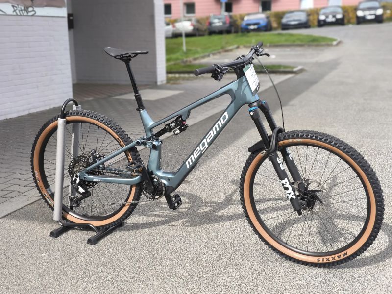 !!!NOVÝ!!! Karbon Megamo REASON CRB 05 - DJI Avinox, 800Wh, vel. L