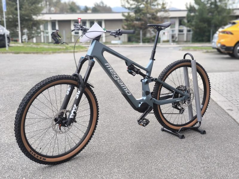 !!!NOVÝ!!! Karbon Megamo REASON CRB 05 - DJI Avinox, 800Wh, vel. L