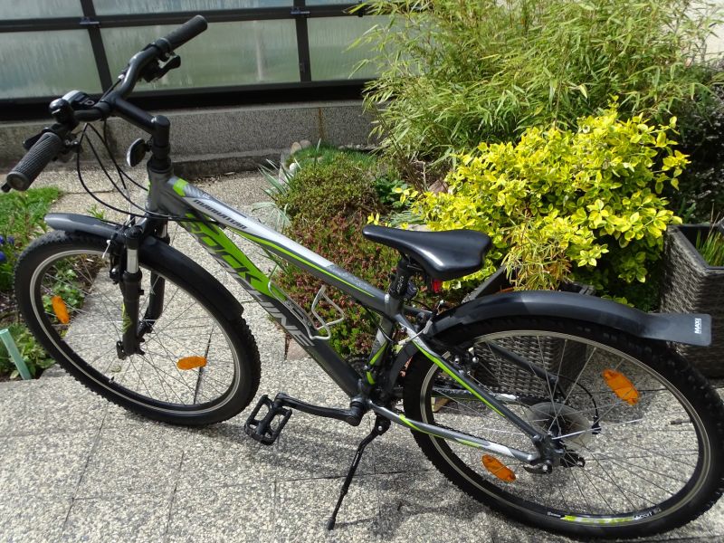 Rock Machine Manhattan 26"