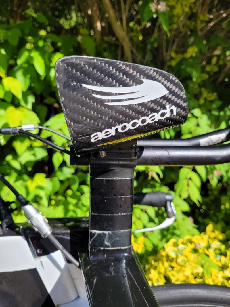 Triatlonové kolo (koza), ráfkové brzdy, 2x11 rychlostí, 80mm karbonová kola a karbonový disk