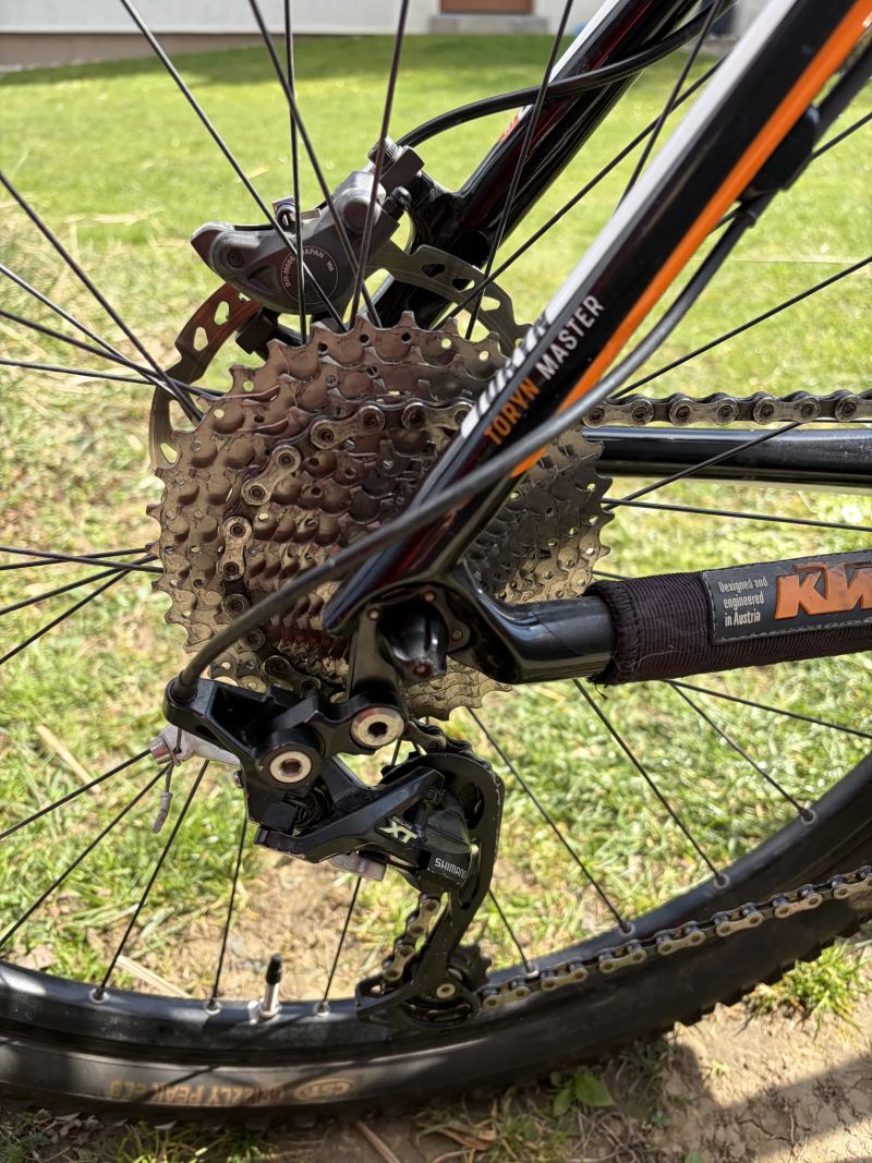 KTM Toryn Master, karbon, váha 10,5 kg