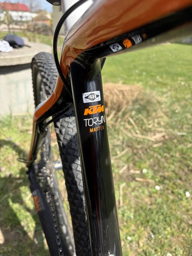 KTM Toryn Master, karbon, váha 10,5 kg