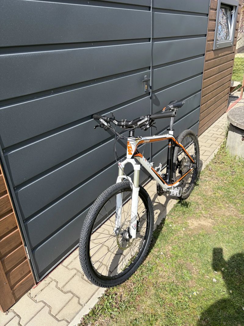 KTM Toryn Master, karbon, váha 10,5 kg