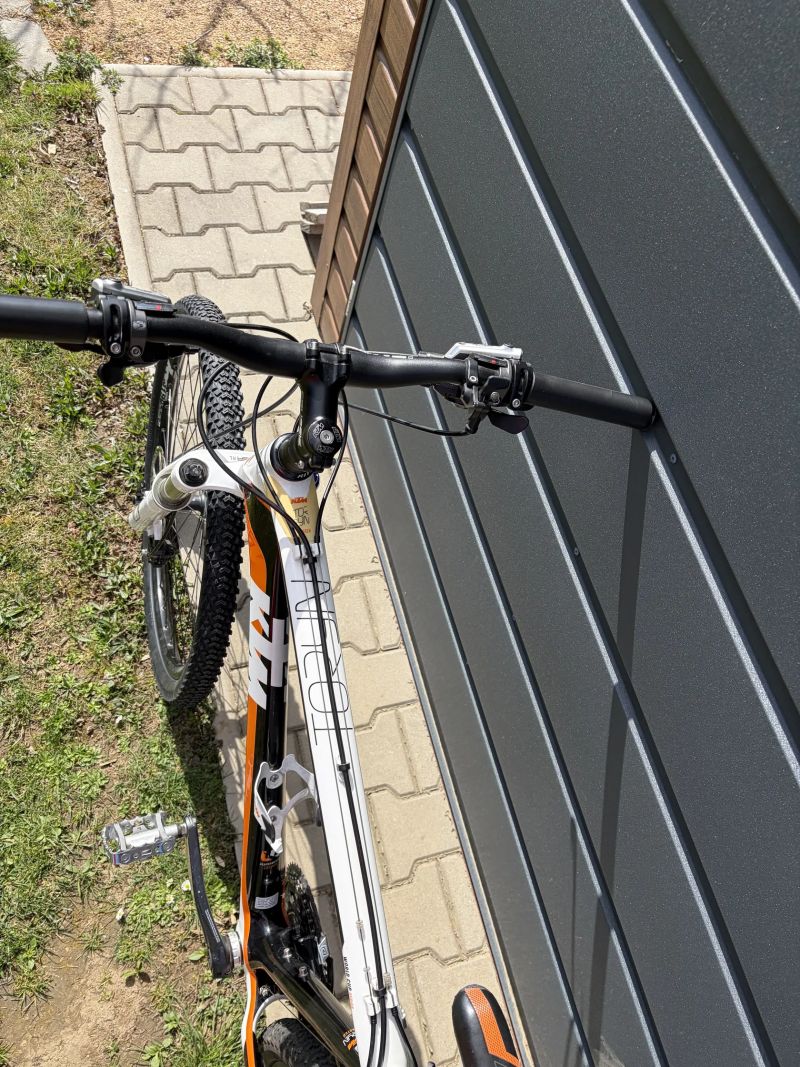 KTM Toryn Master, karbon, váha 10,5 kg