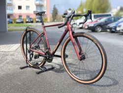!!!NOVÝ!!! Gravel Megamo Jakar 30 - Garnet, Shimano GRX, vel. S a M
