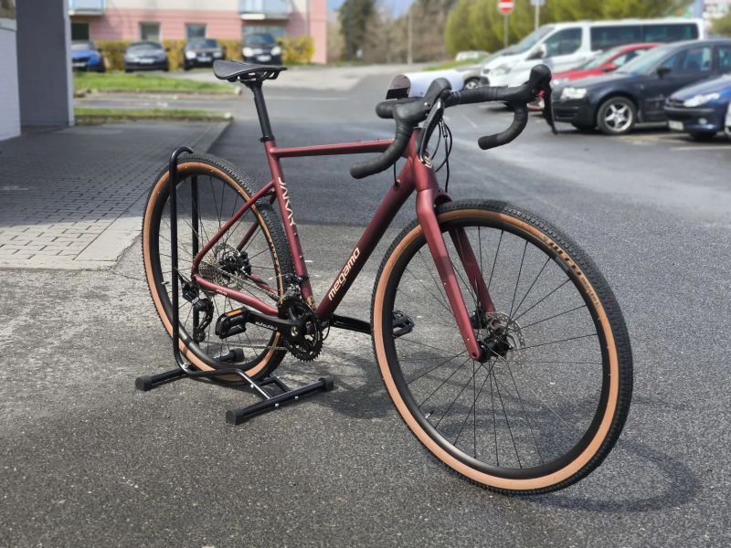 !!!NOVÝ!!! Gravel Megamo Jakar 30 - Garnet, Shimano GRX, vel. S a M