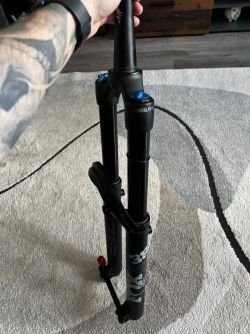 FOX PERFORMANCE SERIES 38 FLOAT 29 180 MM