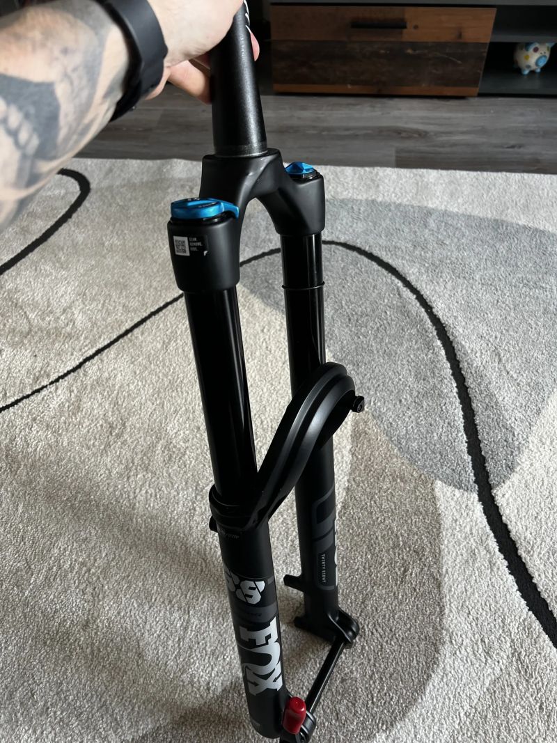 FOX PERFORMANCE SERIES 38 FLOAT 29 180 MM