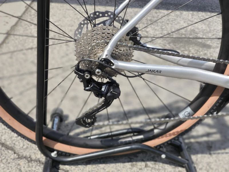 !!!NOVÝ!!! Gravel Megamo Jakar 30 - RAW, Shimano GRX, vel.L a XL