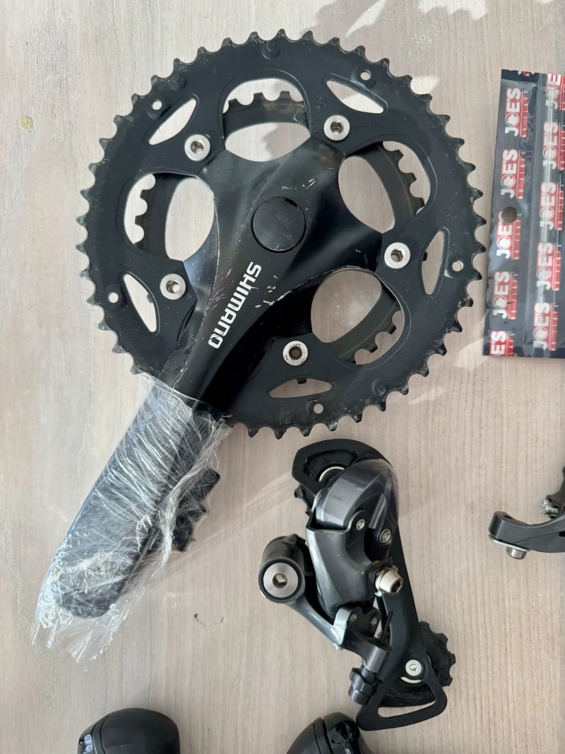 Komponenty z kola SPECIALIZED DIVERGE E5