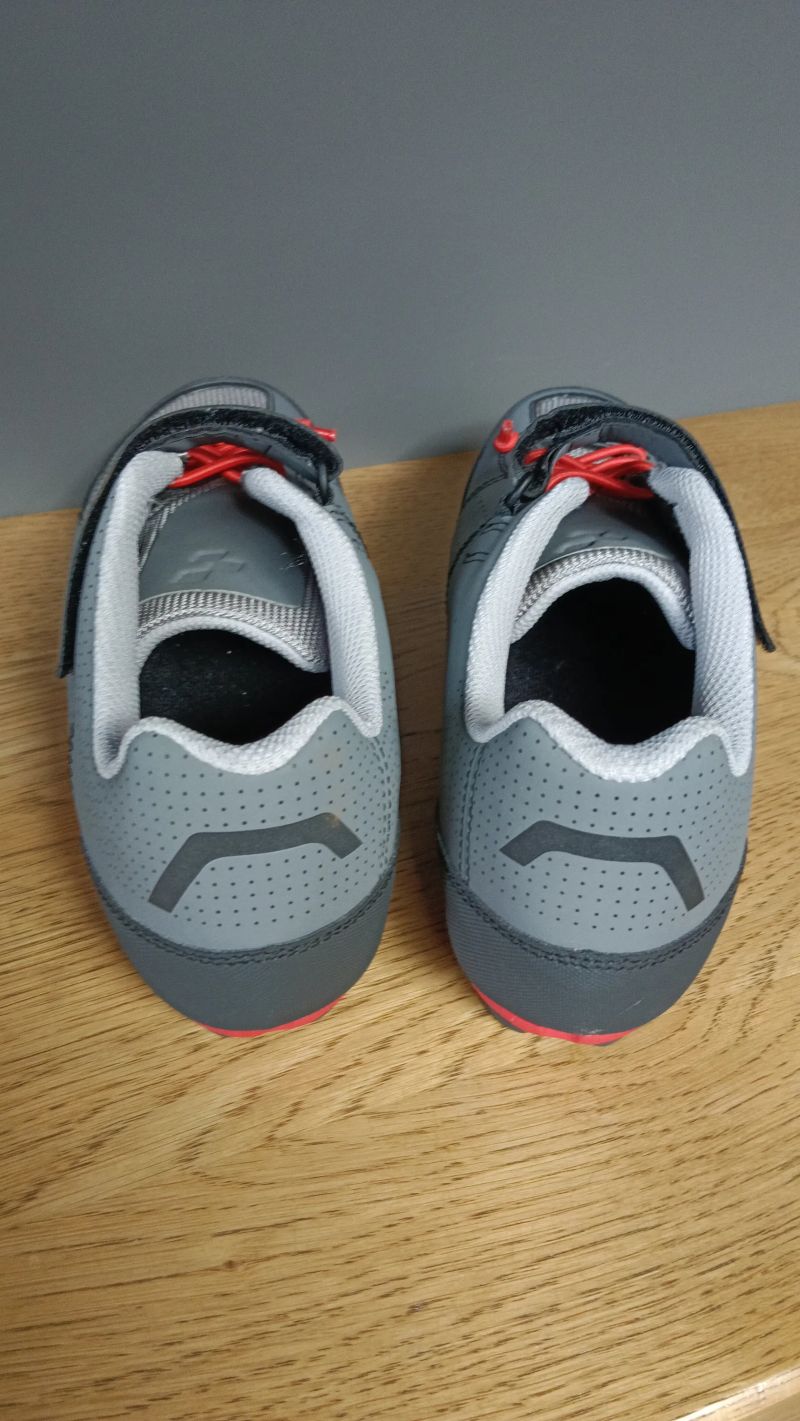 Nové nejeté cyklistické MTB boty tretry CUBE PEAK vel.39