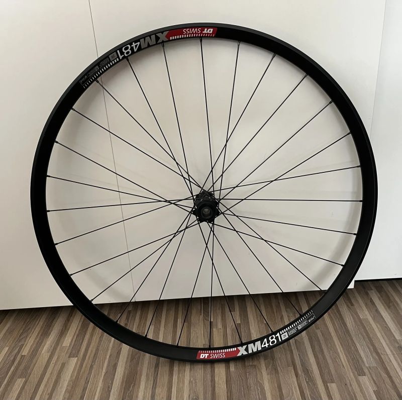 Přední kolo DT SWISS (nové )