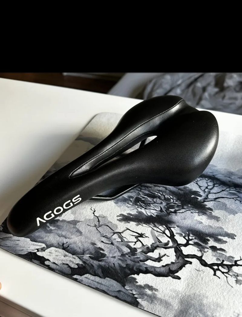 AGOGS kožená sedla na kolo