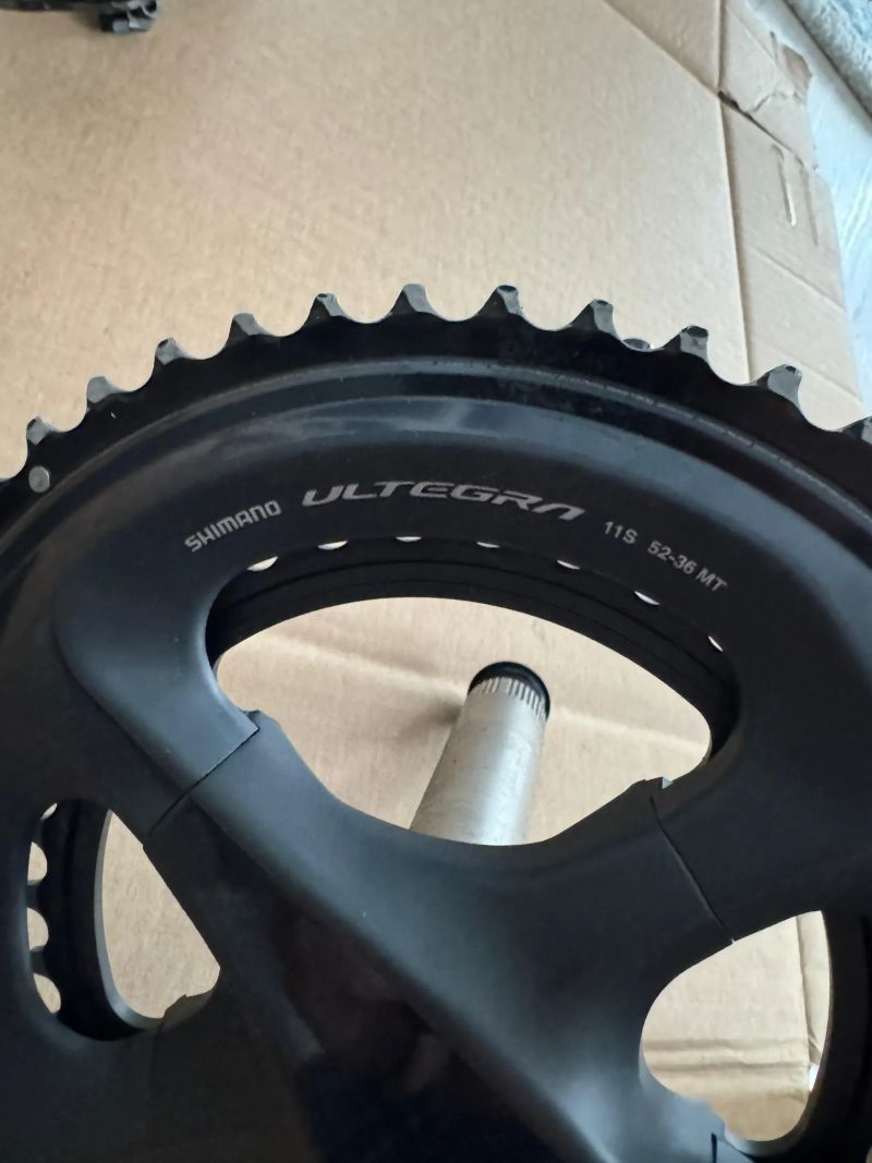 Sada 2x11 Shimano Ultegra (kliky) a 105 zbytek kotoučová