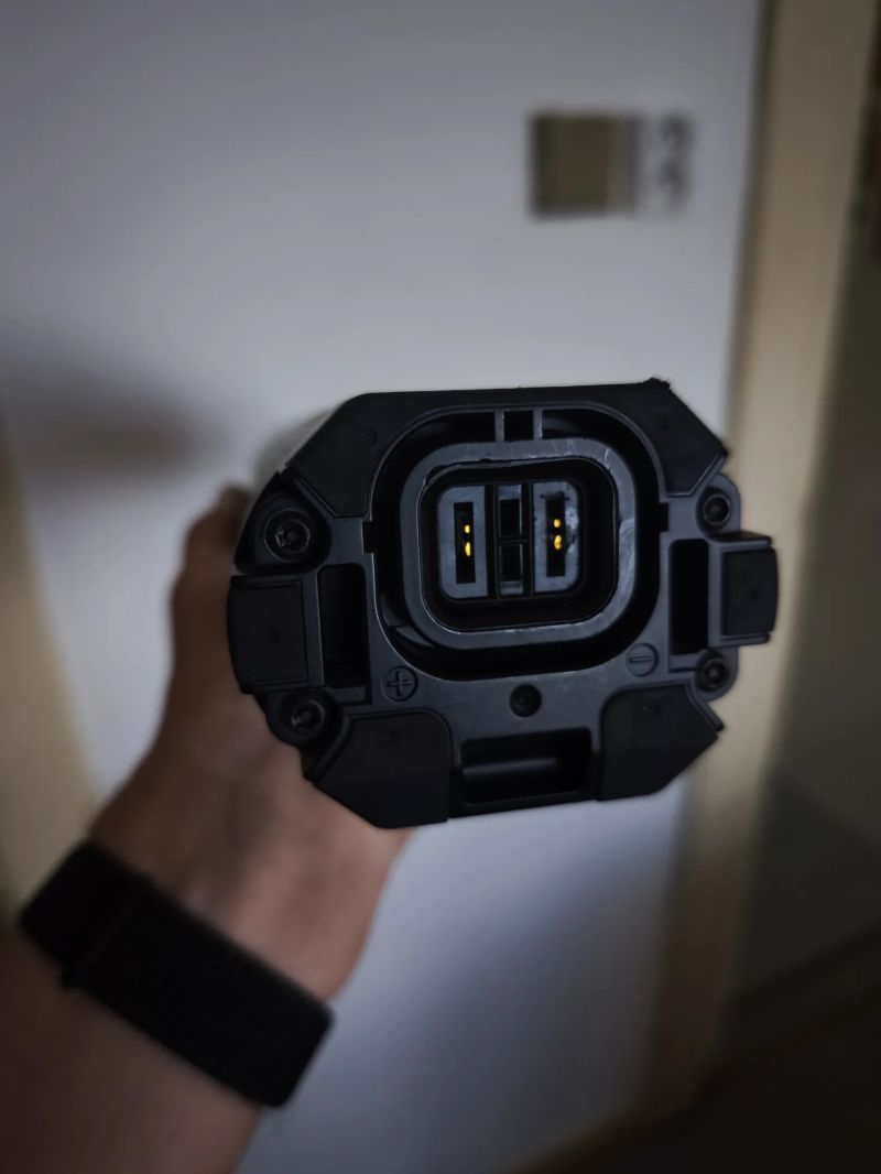 Používaná baterie Shimano BT-E8036