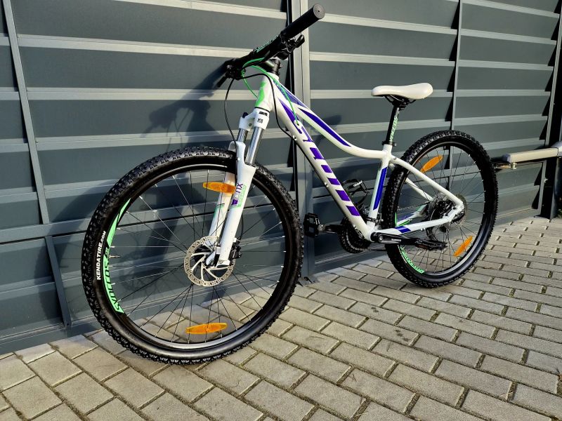 (81)Dámské/Dívčí horské kolo Scott 27,5"