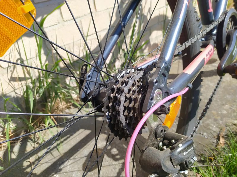 Core Core Nipper 24" černý mat s růžovou