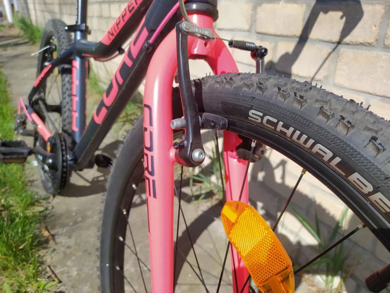 Core Core Nipper 24" černý mat s růžovou