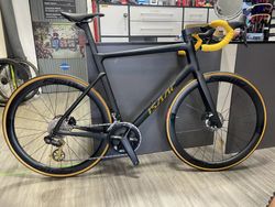 Isaac Boson 2025 Ultegra Di2 + Ryot44+Kogel, vel. 58cm-XL, předváděcí kolo